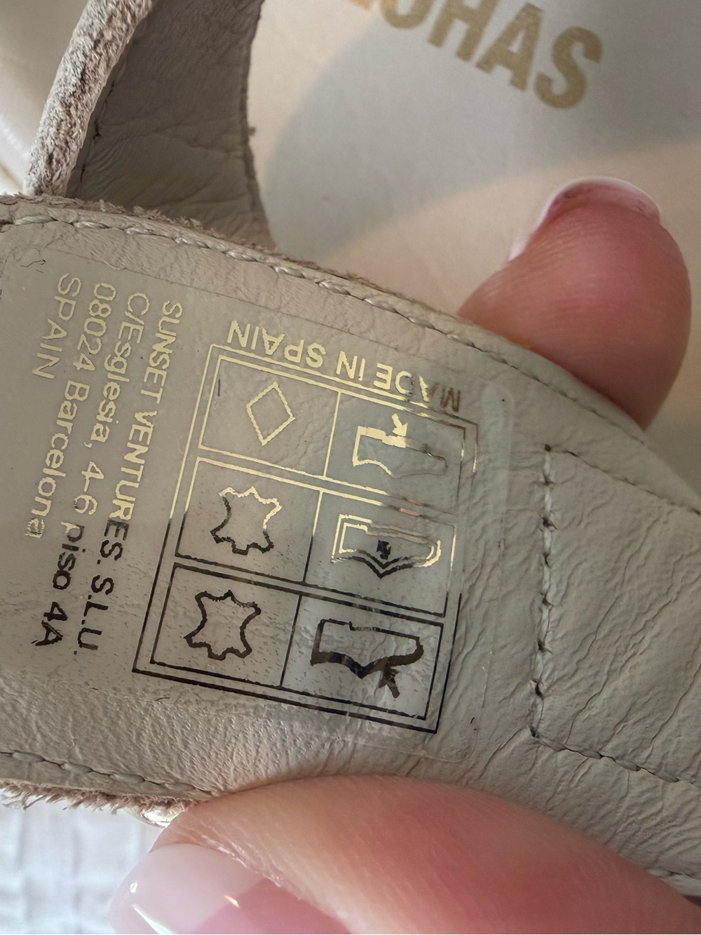 ALOHAS Cream Leather Double-Buckle Sandals - Picture 5 of 11